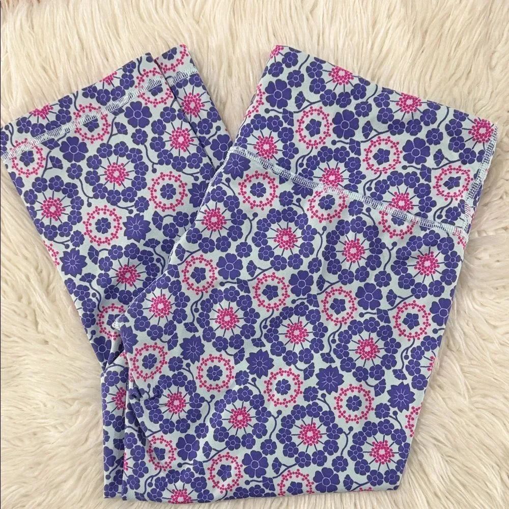 Lululemon Athletica Blue and Pink Floral Capri Leggings Size 10